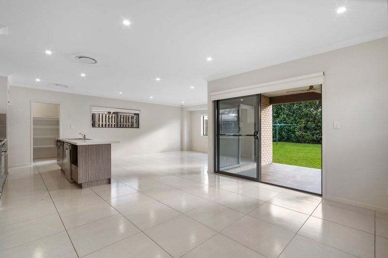 Photo - 15 Pisces Court, Coomera QLD 4209 - Image 4