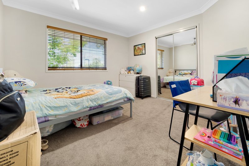 Photo - 15 Plumeria Close, Kenmore QLD 4069 - Image 6