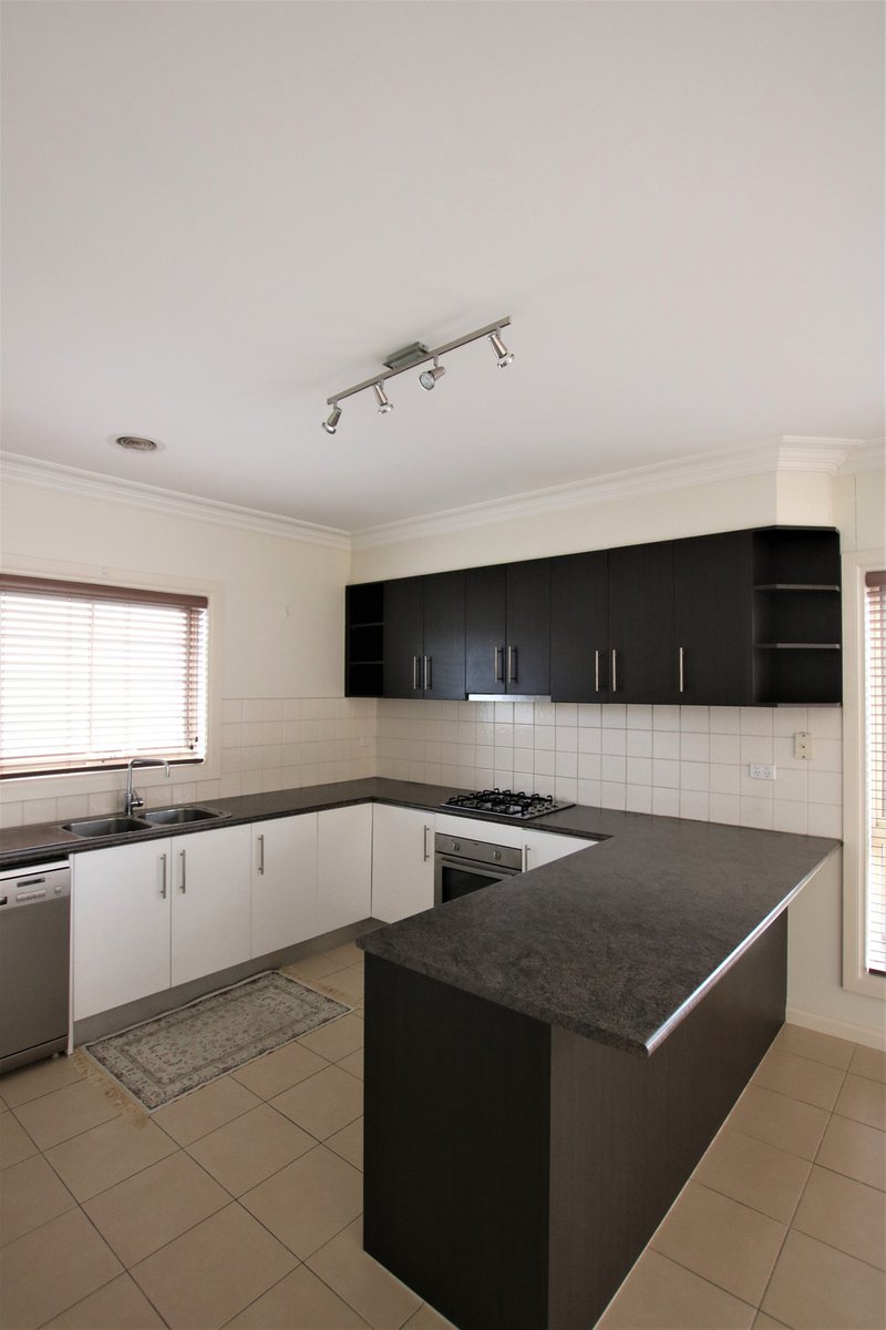 Photo - 1/5 Plymouth Avenue, Pascoe Vale VIC 3044 - Image 2