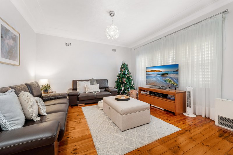 Photo - 15 Poole Street, Kingsgrove NSW 2208 - Image 3