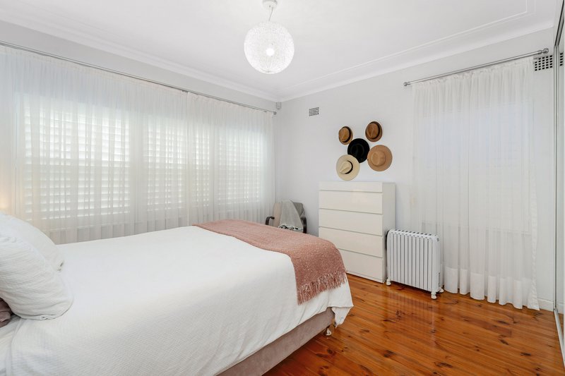 Photo - 15 Poole Street, Kingsgrove NSW 2208 - Image 5