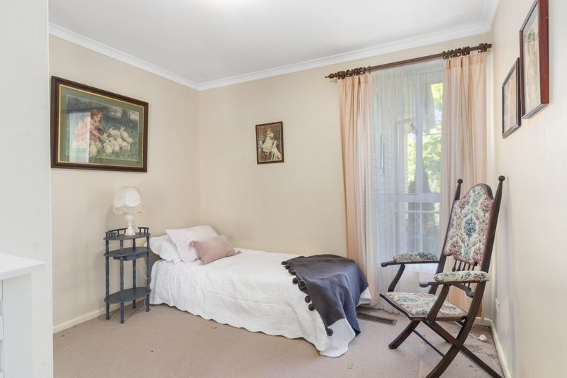 Photo - 15 Pope Street, Hughes ACT 2605 - Image 5