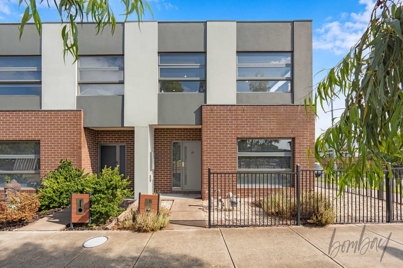 Photo - 15 Popran Walk, Wollert VIC 3750 - Image 1