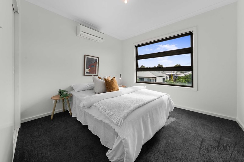 Photo - 15 Popran Walk, Wollert VIC 3750 - Image 10