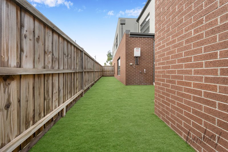 Photo - 15 Popran Walk, Wollert VIC 3750 - Image 14