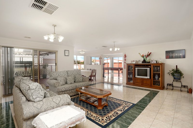 Photo - 15 Princeton Avenue, Melton West VIC 3337 - Image 4