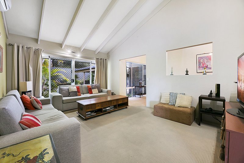 Photo - 15 Princeville Court, Robina QLD 4226 - Image 8