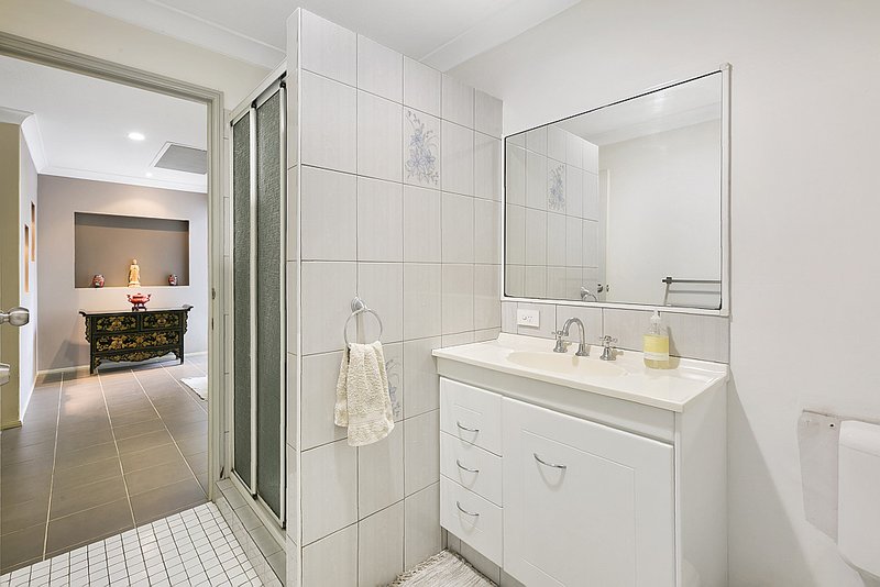 Photo - 15 Princeville Court, Robina QLD 4226 - Image 17