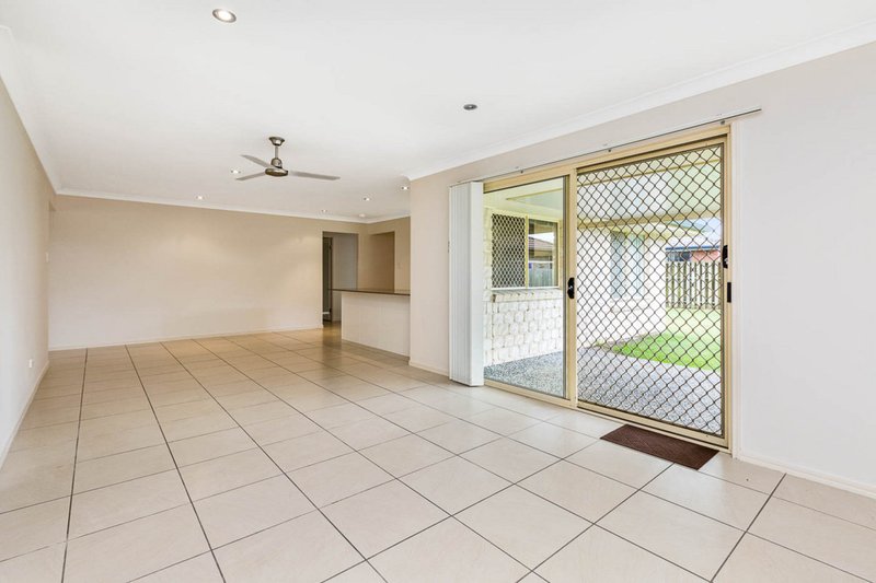 Photo - 15 Pumello Court, Bellmere QLD 4510 - Image 2