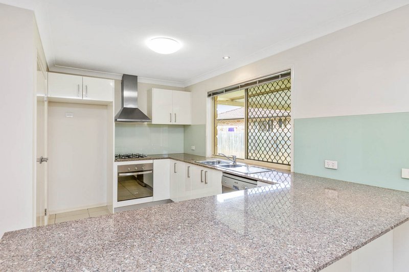 Photo - 15 Pumello Court, Bellmere QLD 4510 - Image 3