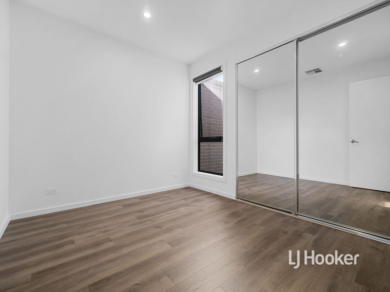 Photo - 15 Quebec Avenue, Craigieburn VIC 3064 - Image 6