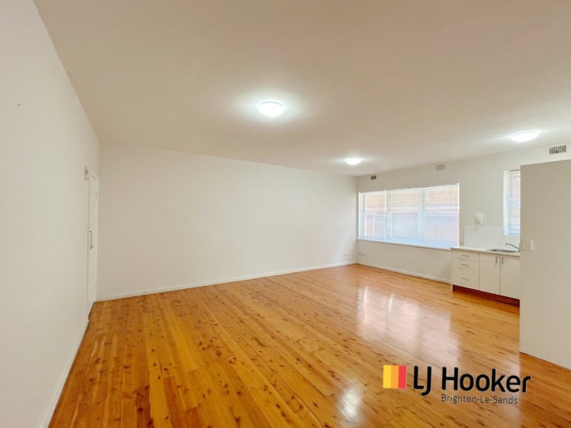 Photo - 1/5 Queens Road, Brighton-Le-Sands NSW 2216 - Image 2