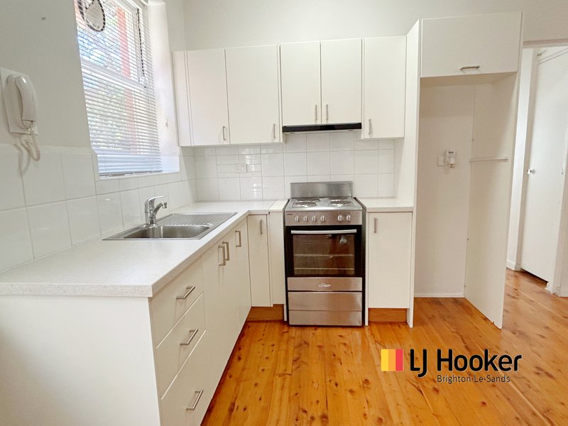 Photo - 1/5 Queens Road, Brighton-Le-Sands NSW 2216 - Image 3