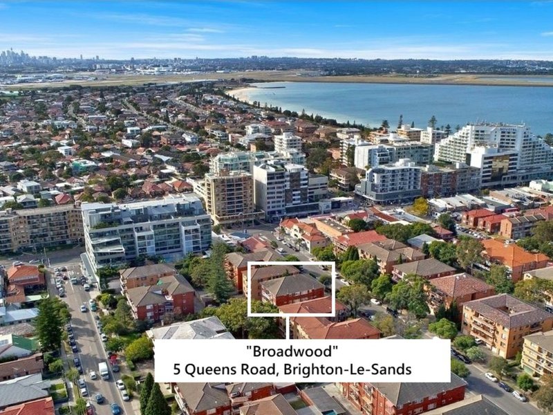 Photo - 1/5 Queens Road, Brighton-Le-Sands NSW 2216 - Image 7