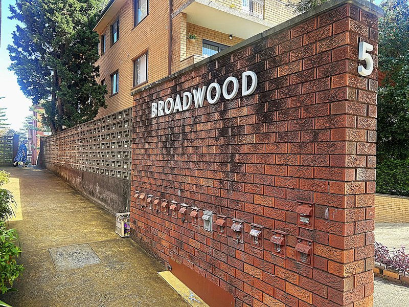 Photo - 1/5 Queens Road, Brighton-Le-Sands NSW 2216 - Image 9