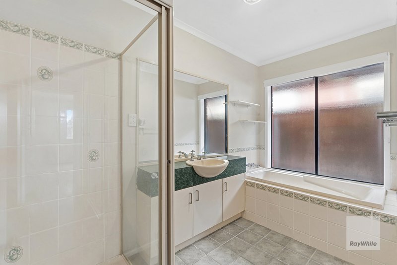 Photo - 15 Racecourse Road, Werribee VIC 3030 - Image 10