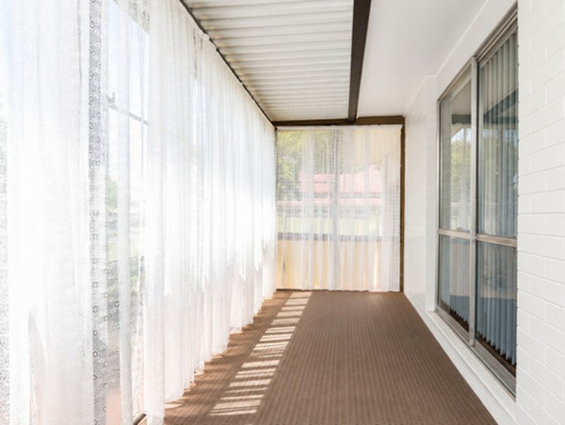 Photo - 15 Raff Street, North Toowoomba QLD 4350 - Image 9