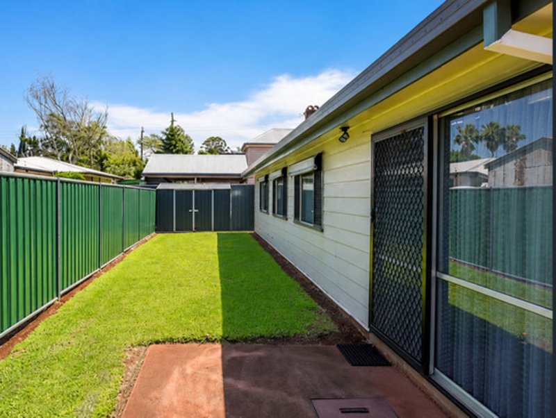 Photo - 15 Raff Street, North Toowoomba QLD 4350 - Image 11