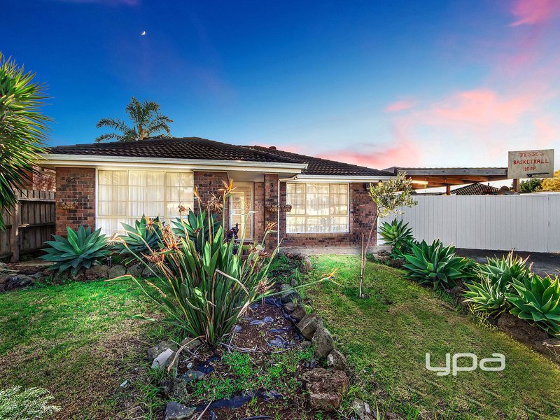 15 Raine Court, Delahey VIC 3037