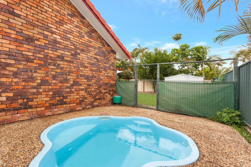 Photo - 15 Rangeview Court, Burleigh Waters QLD 4220 - Image 4