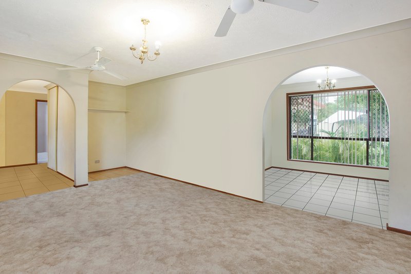 Photo - 15 Rangeview Court, Burleigh Waters QLD 4220 - Image 5