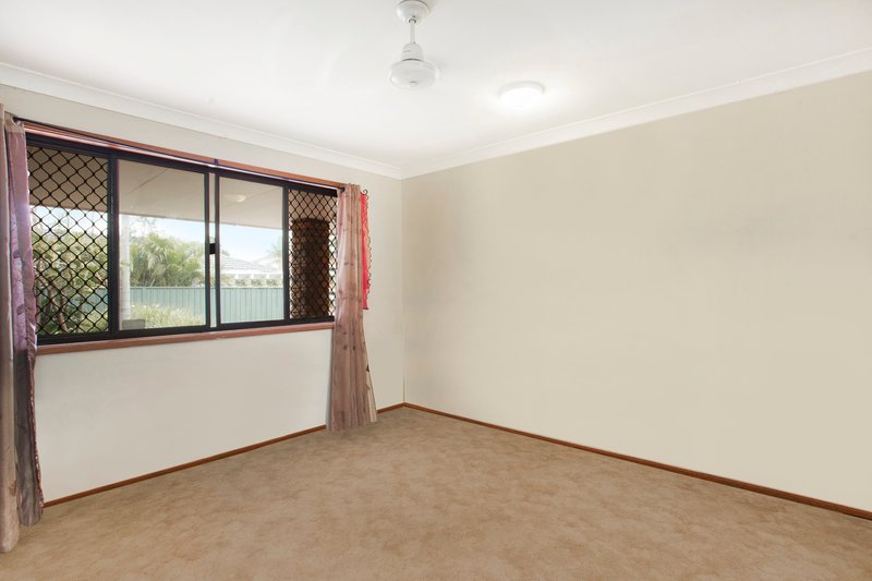 Photo - 15 Rangeview Court, Burleigh Waters QLD 4220 - Image 8