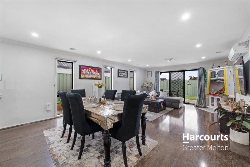 Photo - 15 Rathgar Mews, Wyndham Vale VIC 3024 - Image 5