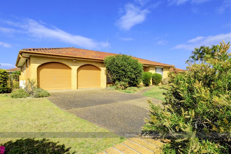 Photo - 15 Regency Circuit, Tuncurry NSW 2428 - Image 2