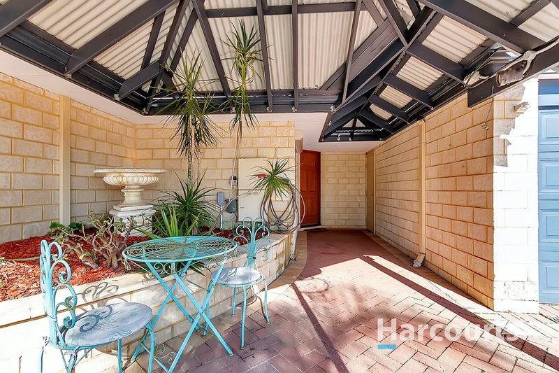 Photo - 15 Retreat Green, Banksia Grove WA 6031 - Image 10