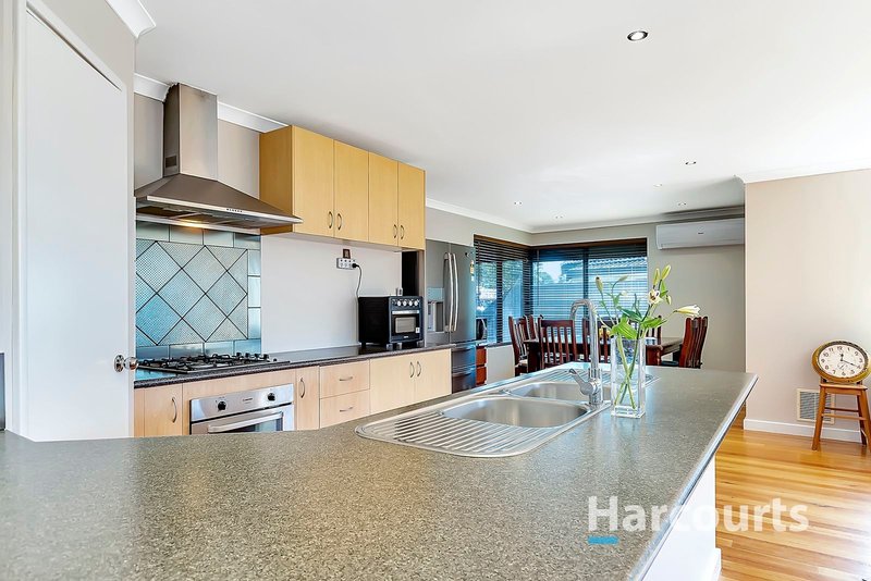 Photo - 15 Retreat Green, Banksia Grove WA 6031 - Image 17