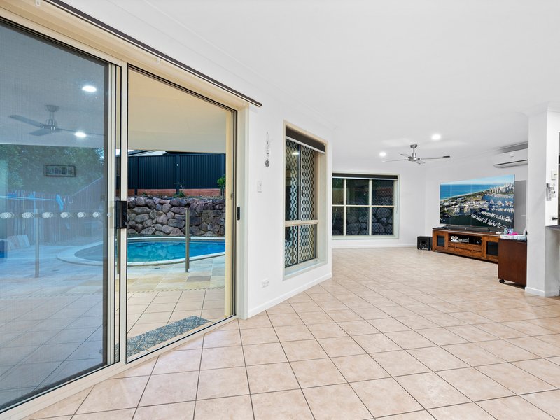 Photo - 15 Rhiannon Drive, Ashmore QLD 4214 - Image 7