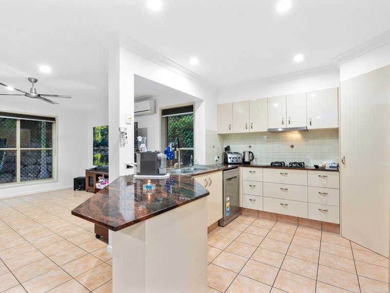 Photo - 15 Rhiannon Drive, Ashmore QLD 4214 - Image 10