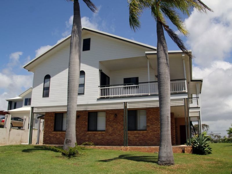 Photo - 15 Richard Street, Boyne Island QLD 4680 - Image 2