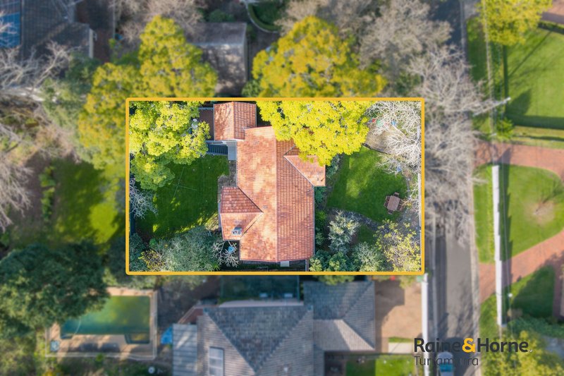 Photo - 15 Riddles Lane, Pymble NSW 2073 - Image 12