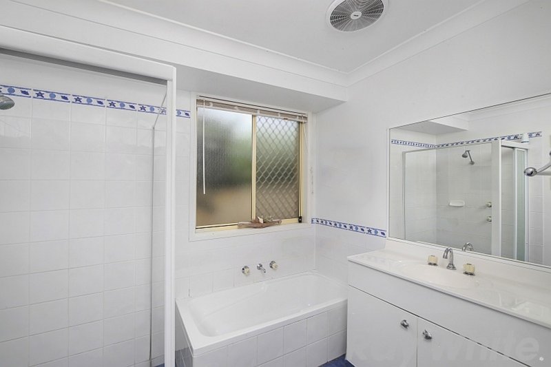 Photo - 15 Ridgewood Drive, Woongarrah NSW 2259 - Image 7