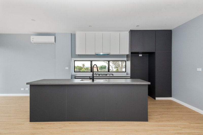 Photo - 15 Rihanna Street, Greenvale VIC 3059 - Image 6