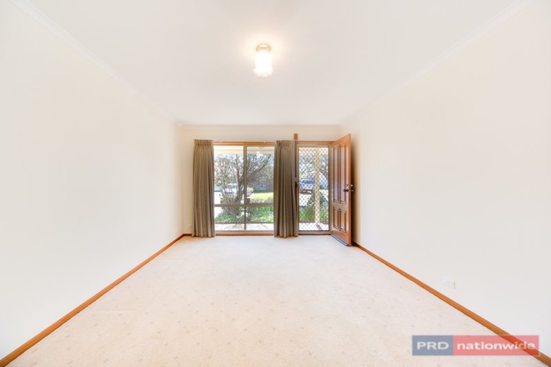 Photo - 15 Riley Close, Ngunnawal ACT 2913 - Image 6