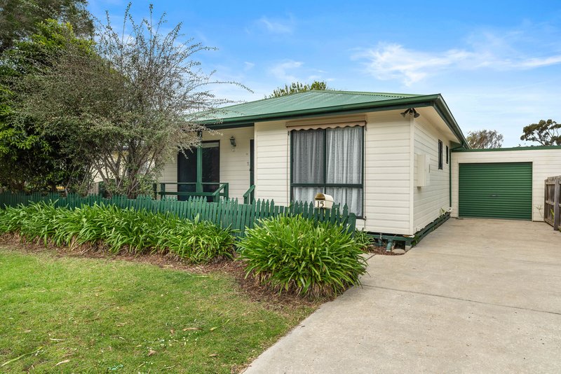 15 Rita Avenue, Cowes VIC 3922