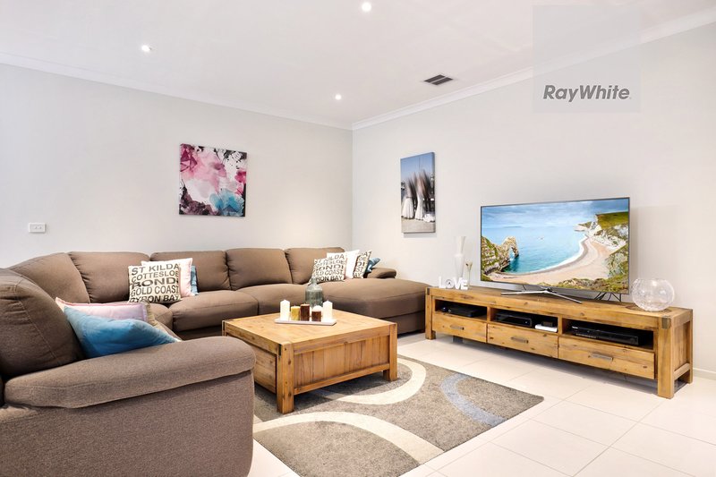 Photo - 15 River Rose Street, Greenvale VIC 3059 - Image 8