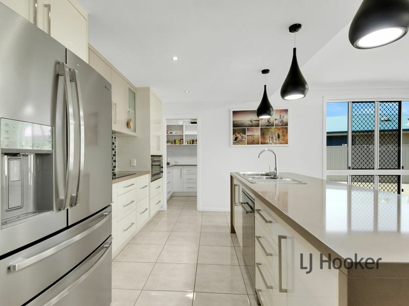 Photo - 15 Riverside Drive, Tannum Sands QLD 4680 - Image 5