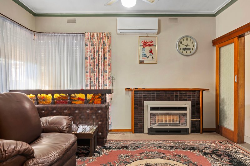 Photo - 15 Robert Street, Lalor VIC 3075 - Image 8