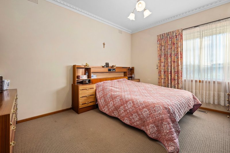 Photo - 15 Robert Street, Lalor VIC 3075 - Image 11
