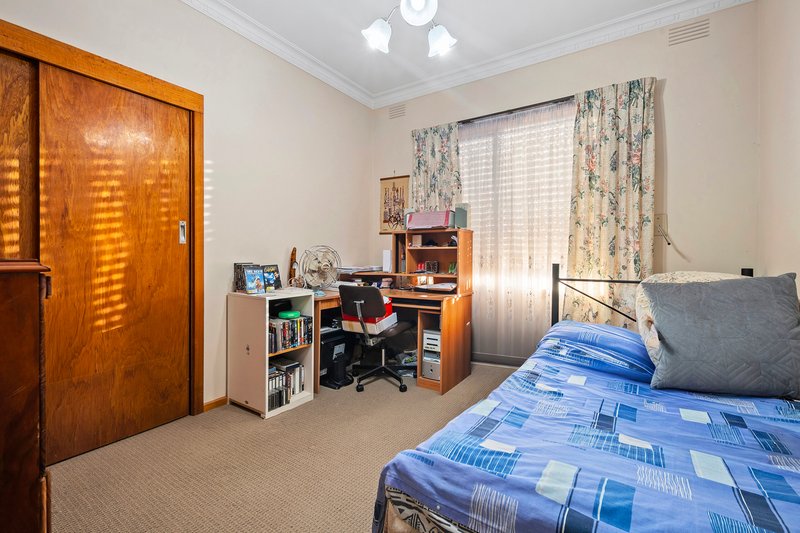 Photo - 15 Robert Street, Lalor VIC 3075 - Image 12
