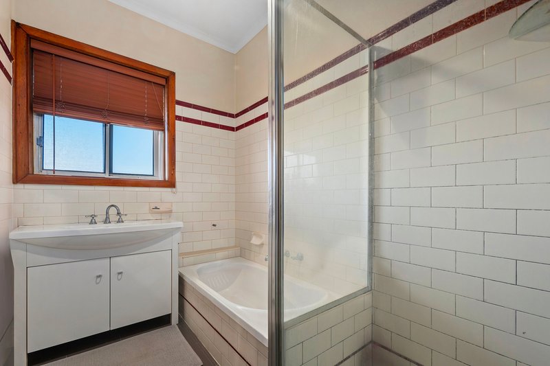 Photo - 15 Robert Street, Lalor VIC 3075 - Image 13