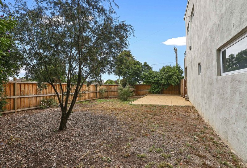 Photo - 15 Roberts Road, Belmont VIC 3216 - Image 6