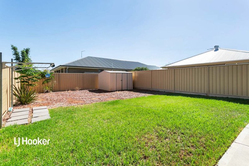 Photo - 15 Roberts Street, Munno Para SA 5115 - Image 12