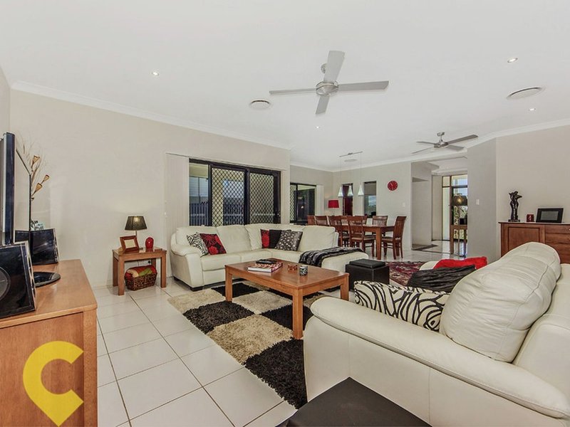 Photo - 15 Rockford Drive, Bellbird Park QLD 4300 - Image 2