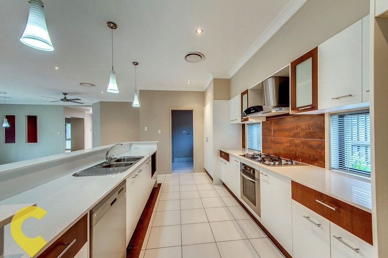 Photo - 15 Rockford Drive, Bellbird Park QLD 4300 - Image 3