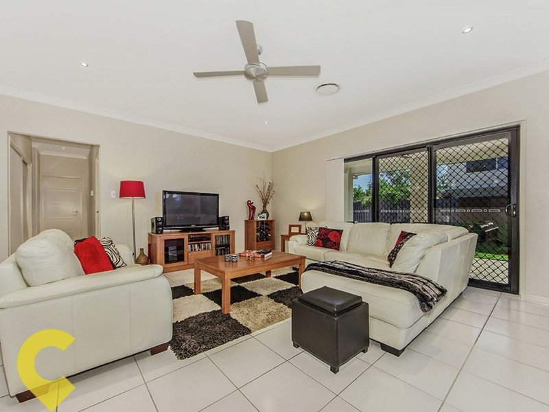 Photo - 15 Rockford Drive, Bellbird Park QLD 4300 - Image 8