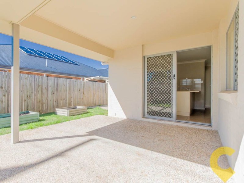 Photo - 15 Roland Court, Kallangur QLD 4503 - Image 17